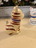 Vintage Ceramic Kissing Cat Figurines – Magnetic Nose Pair, Hand-Painted Collectible