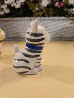 Vintage Ceramic Kissing Cat Figurines – Magnetic Nose Pair, Hand-Painted Collectible