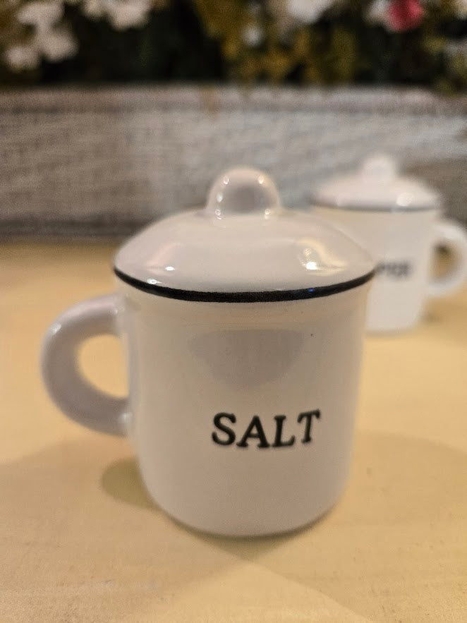 Farmhouse Salt & Pepper Shaker Set with Handles & Lids – Rustic Kitchen Tabletop Décor