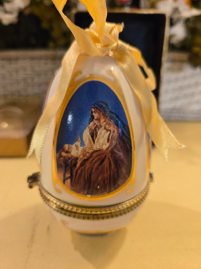 Vintage Style Porcelain Nativity Egg Trinket Box Music Box – Mary & Baby Jesus
