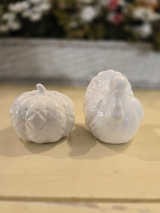 White Ceramic Pumpkin & Turkey Salt and Pepper Shaker Set – Fall Harvest / Thanksgiving Table Décor