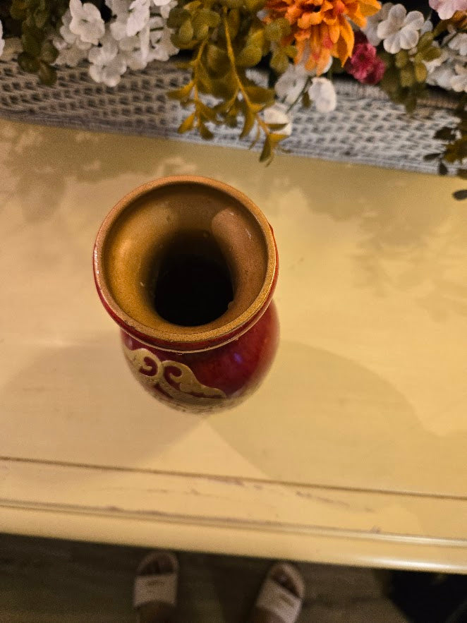 Vintage Red & Gold Decorative Vase – Ornate Floral Design – Made in China