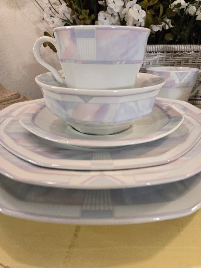 Savoir Vivre Celina Fine China Dinnerware Set – Vintage Pastel Geometric Pattern