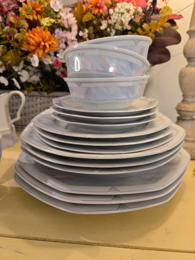 Savoir Vivre Celina Fine China Dinnerware Set – Vintage Pastel Geometric Pattern