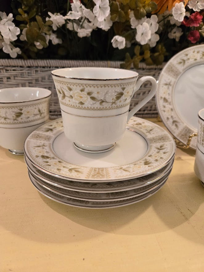 M Fine China Japan “Barclay 5103” – Tea & Dessert Set (Service for 4)