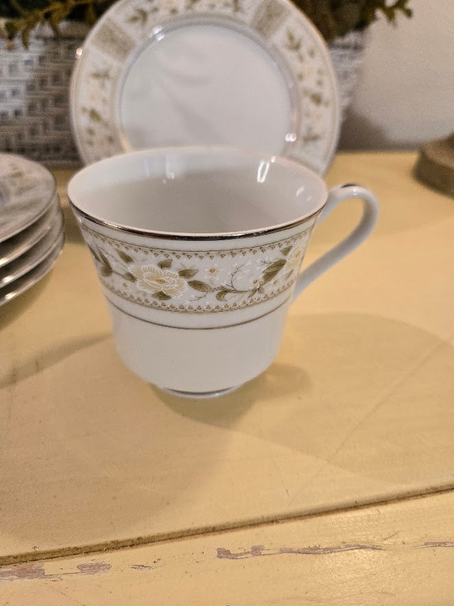 M Fine China Japan “Barclay 5103” – Tea & Dessert Set (Service for 4)