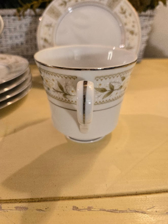 M Fine China Japan “Barclay 5103” – Tea & Dessert Set (Service for 4)