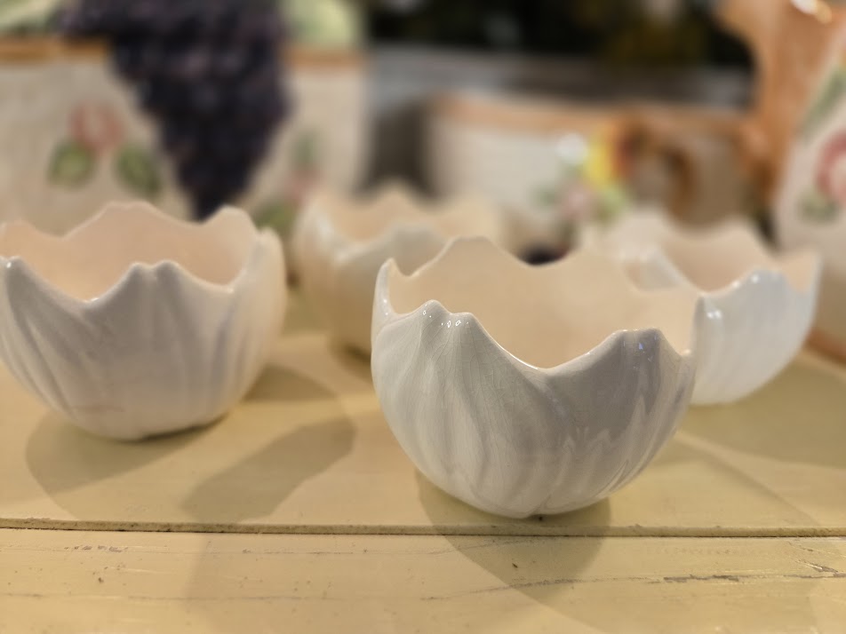 Vintage Handcrafted Ceramic Petal Bowls – Set of 4 (TF Marked)